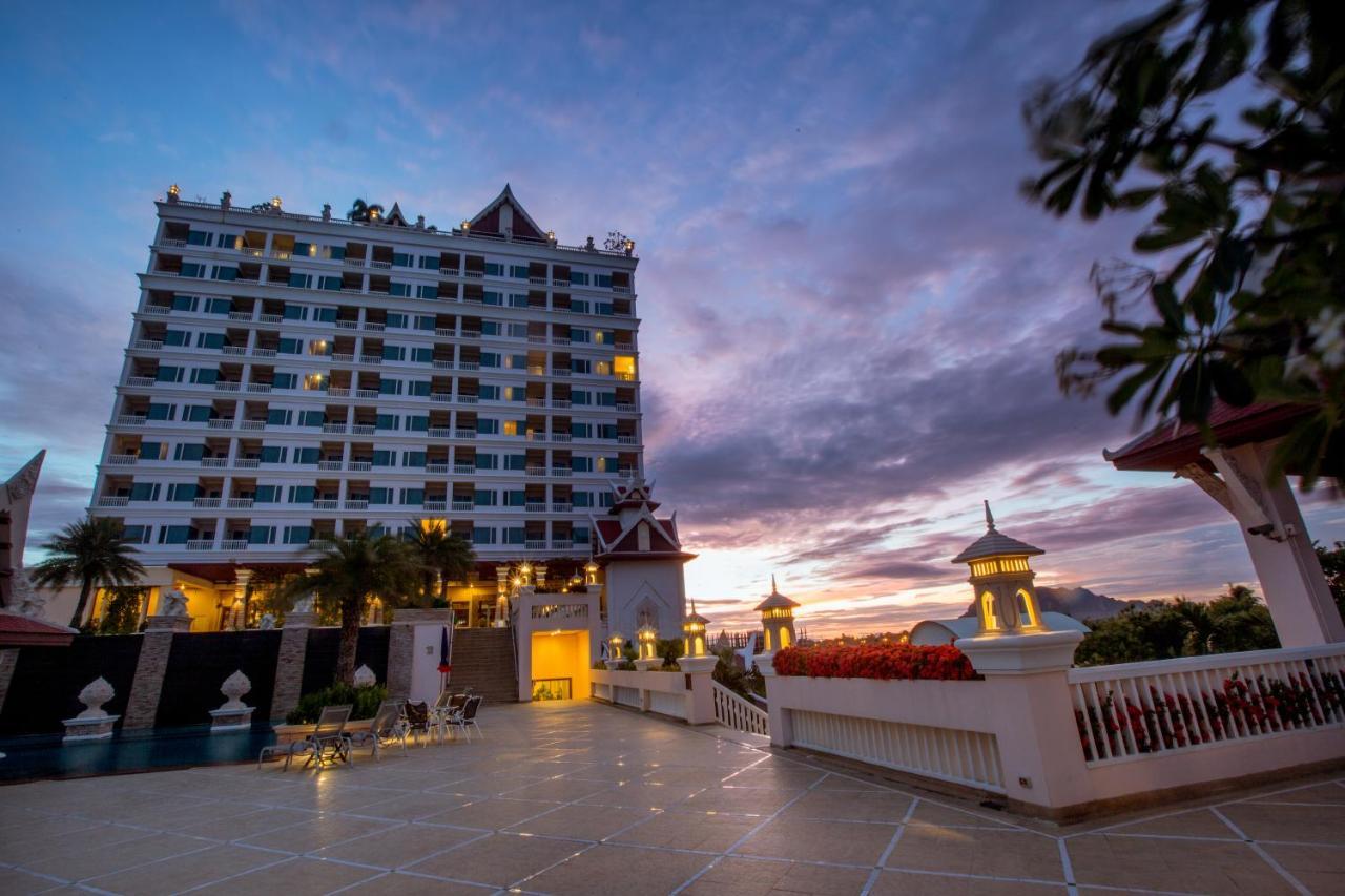 Grand Pacific Sovereign Resort & Spa Cha-Am Buitenkant foto